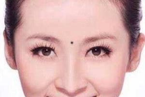 女子佛祖賜福痣，神佑之身顯靈光